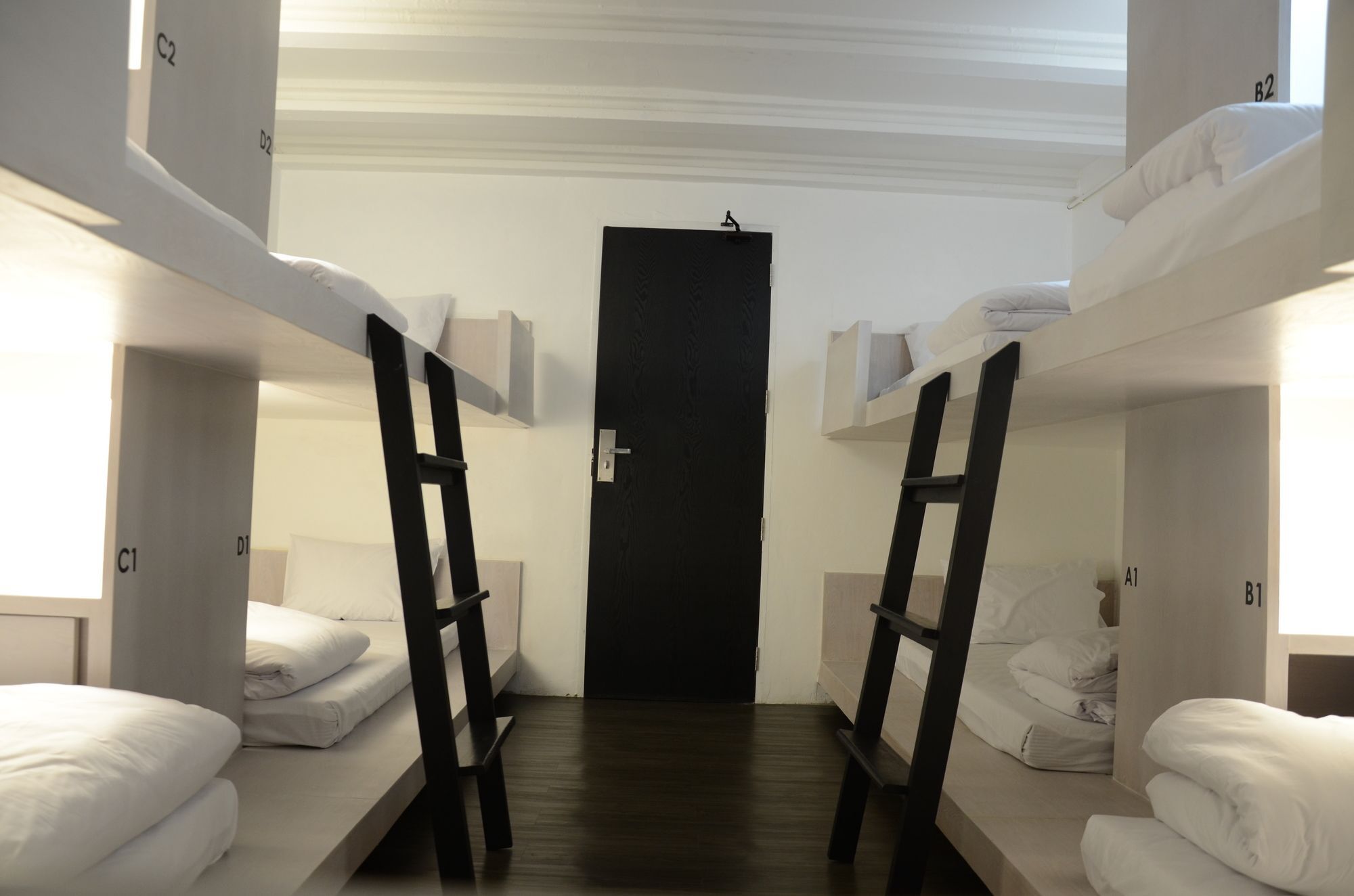 3 Howw Hostel At Sukhumvit 21 Bangkok Exterior foto
